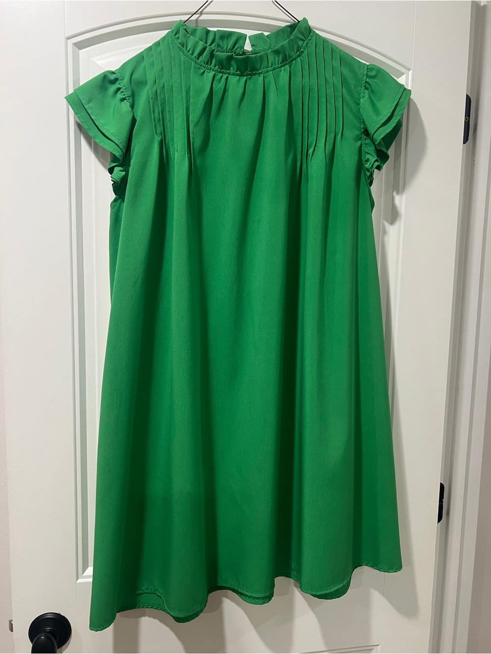 Women’s Green Ruffle Neck Mini Dress size large